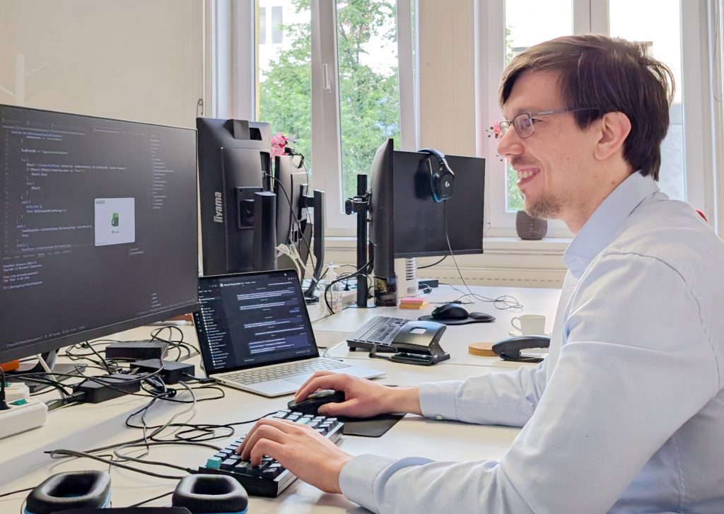 Alexander Gaugusch arbeitet als Programmierer bei der SOCITAS in Wien