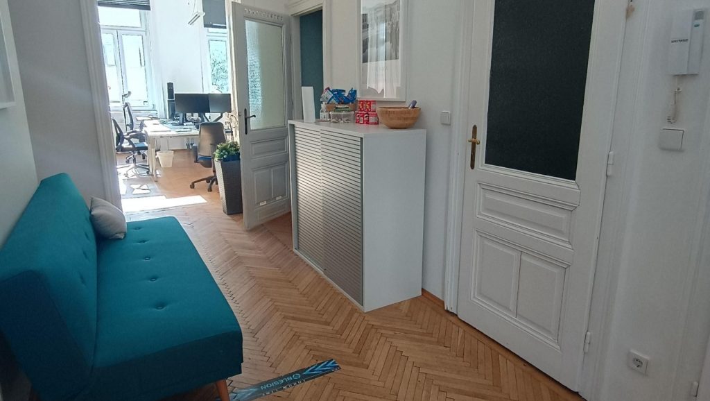 Blick in den Flur am Standort in Wien.